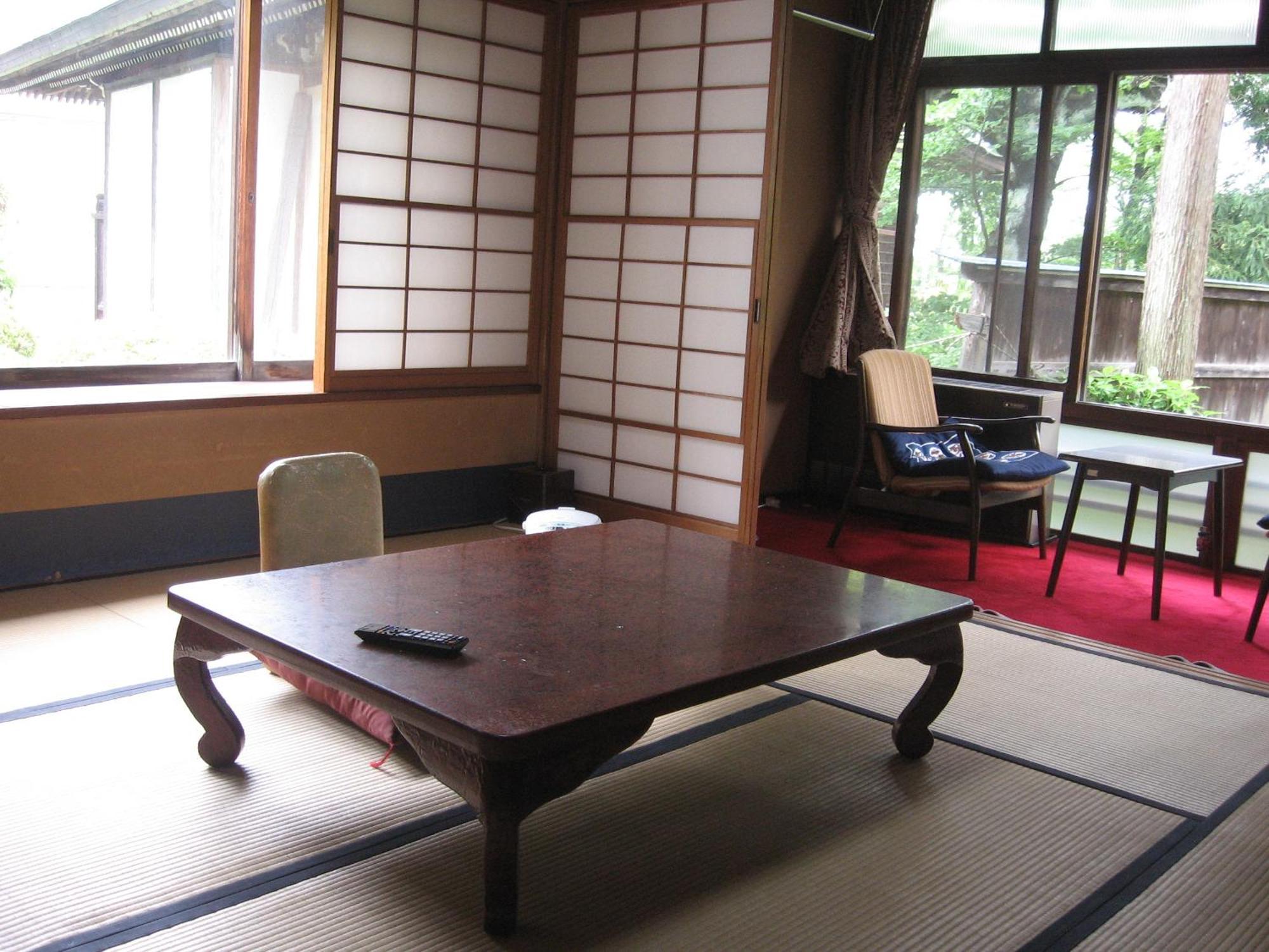 Maruka Ryokan Яманути Экстерьер фото