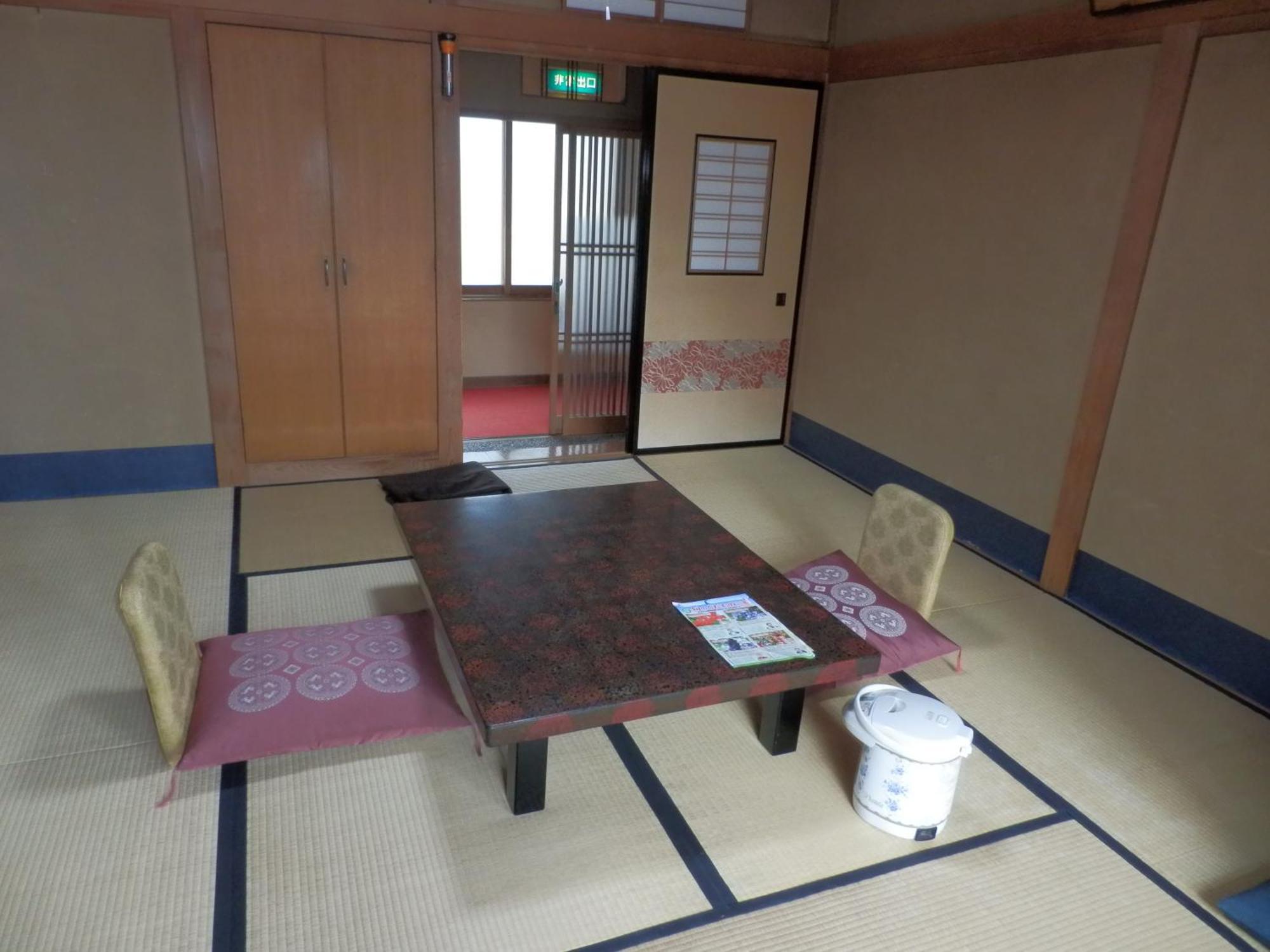 Maruka Ryokan Яманути Экстерьер фото