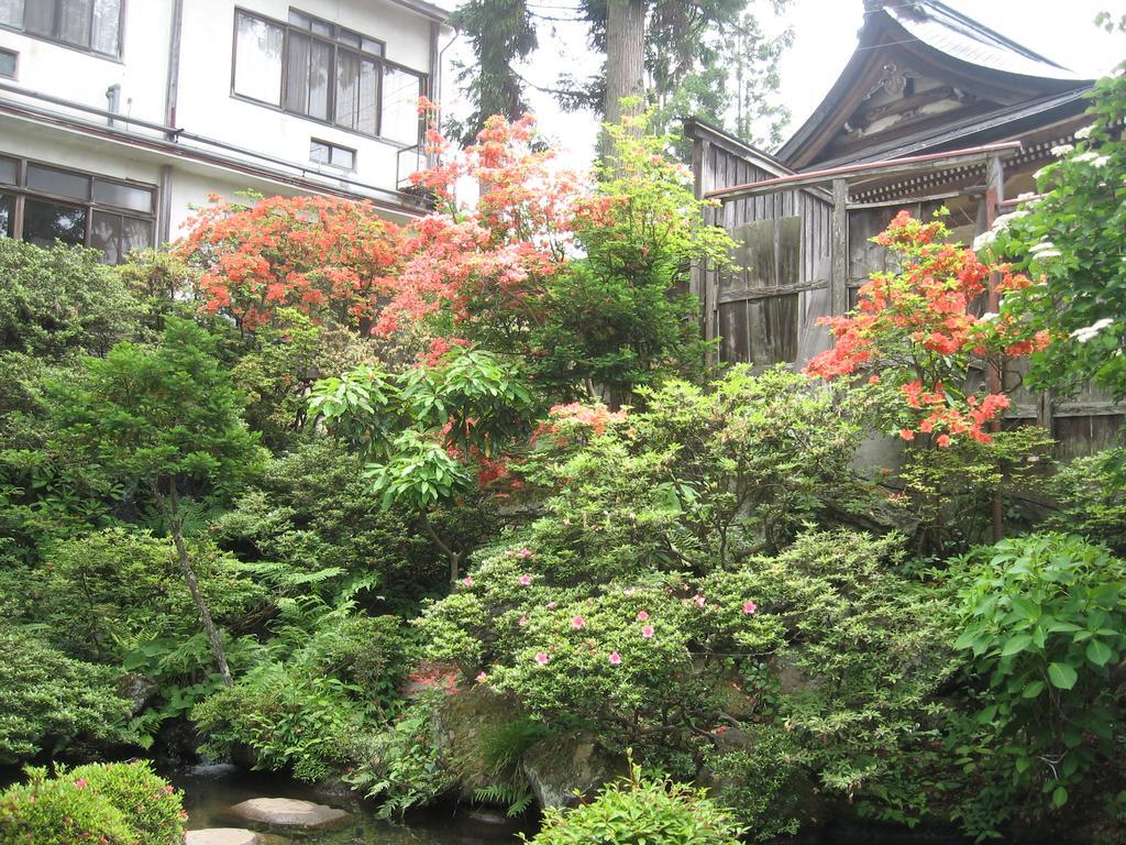 Maruka Ryokan Яманути Экстерьер фото